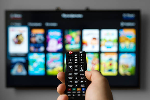 Comparing Smart TV with apps and games to regular TV with basic functions